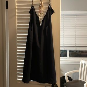 Near or bar shift dress in navy blue from lulus. Size small.